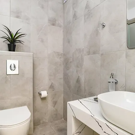 Amethyst Gem By 别墅 根纳迪