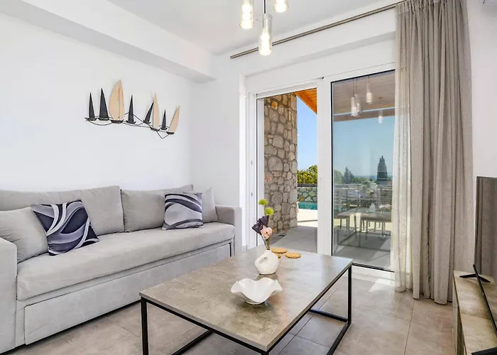 Amethyst Gem By Villa Gennadi